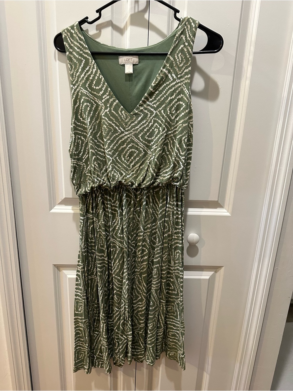 LOFT Olive Green Patterned V-Neck Soft Flowy Sleeveless Dress S